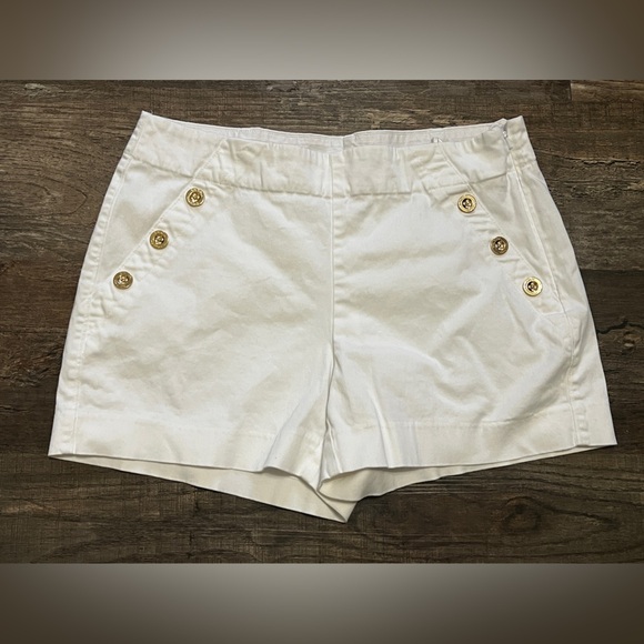 Lilly Pulitzer New without tags White Shorts with Gold Buttons - Picture 1 of 6